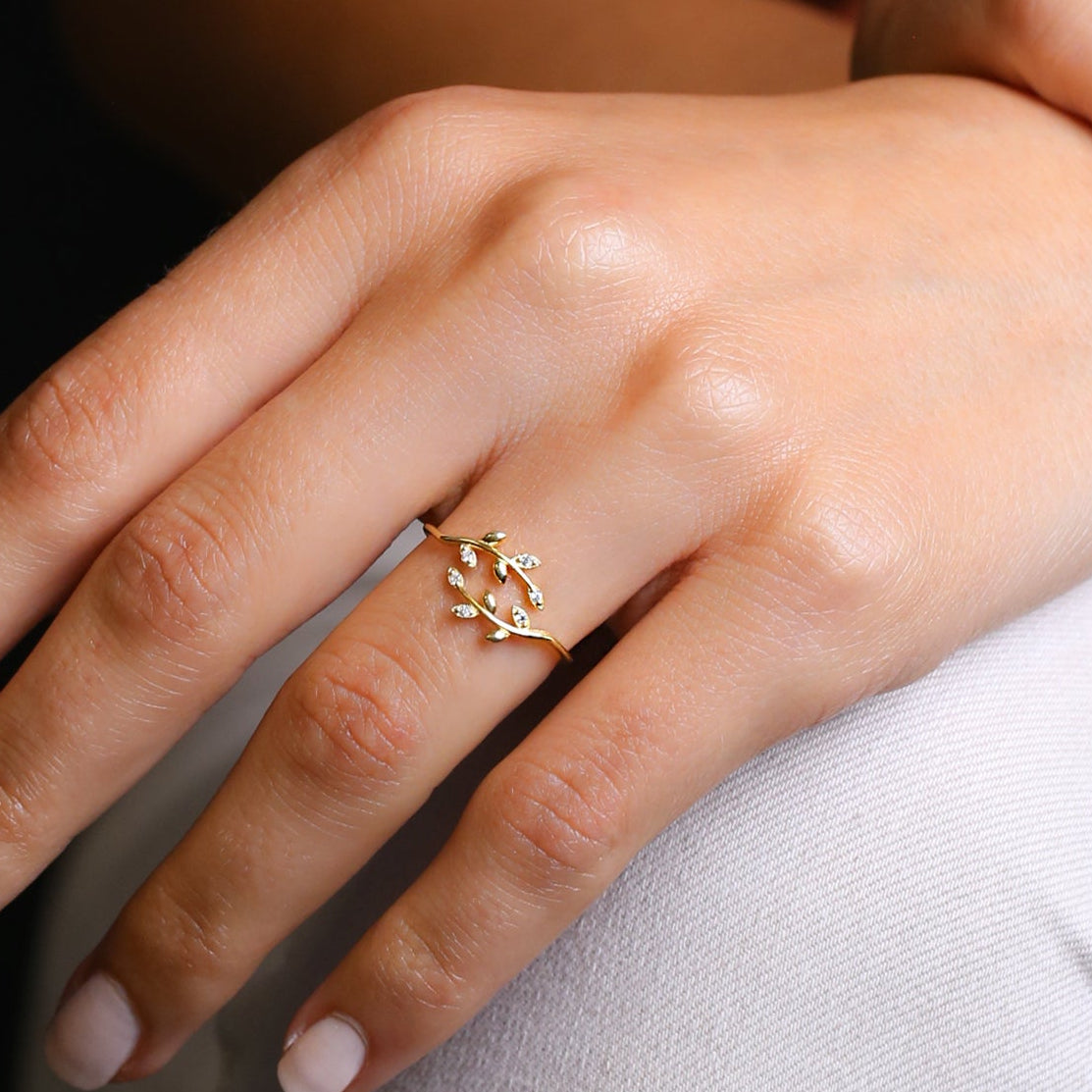 Handcrafted Elegant Leaf Design Adjustable Sterling Silver Ring - Gold Plated